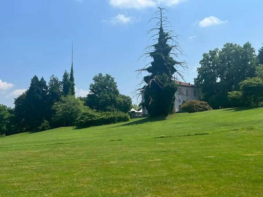 Borgo Del 1700- Le Scuderie- Trilocale Apartment Travedona 0*,  Italy