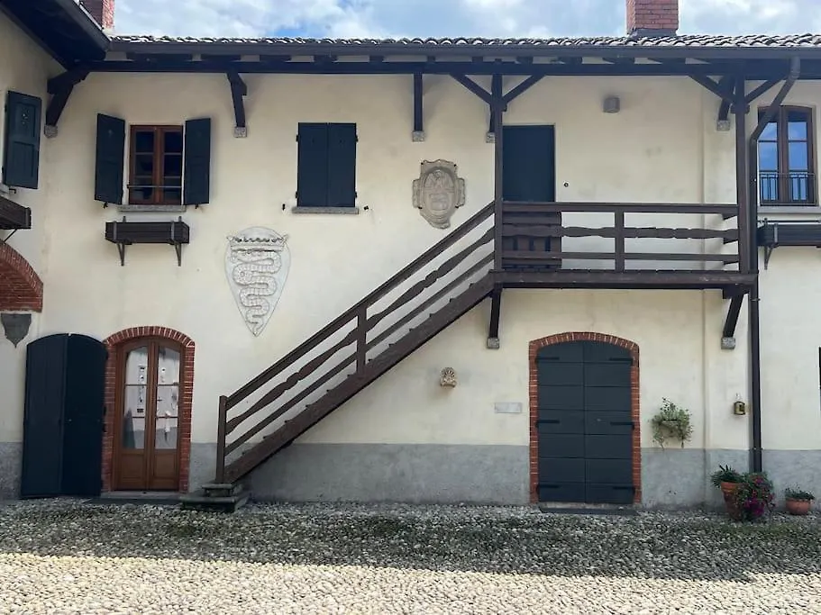 Borgo Del 1700- Le Scuderie- Trilocale Apartment Travedona 0*,  Italy
